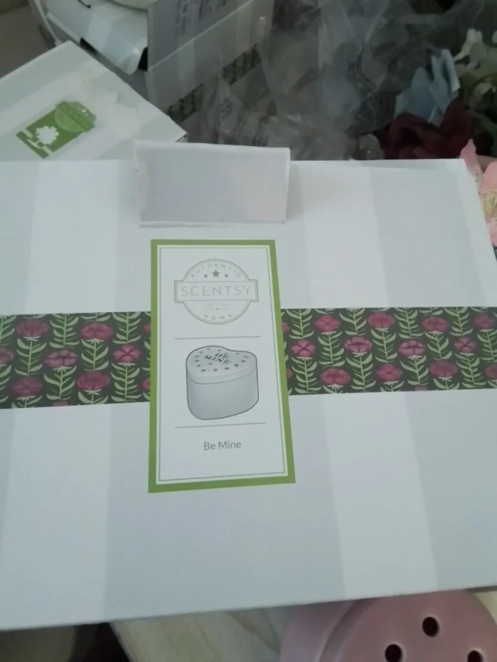 NIB Scentsy Be Mine Heart Electric candle warmer